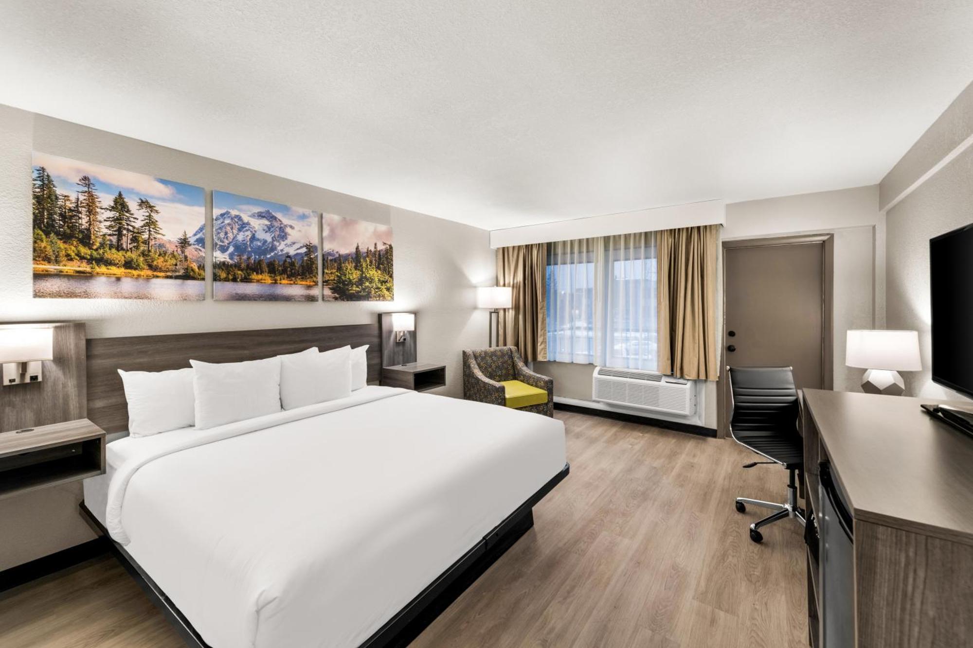 Clarion Pointe Rhinelander Downtown Hotel Exterior photo